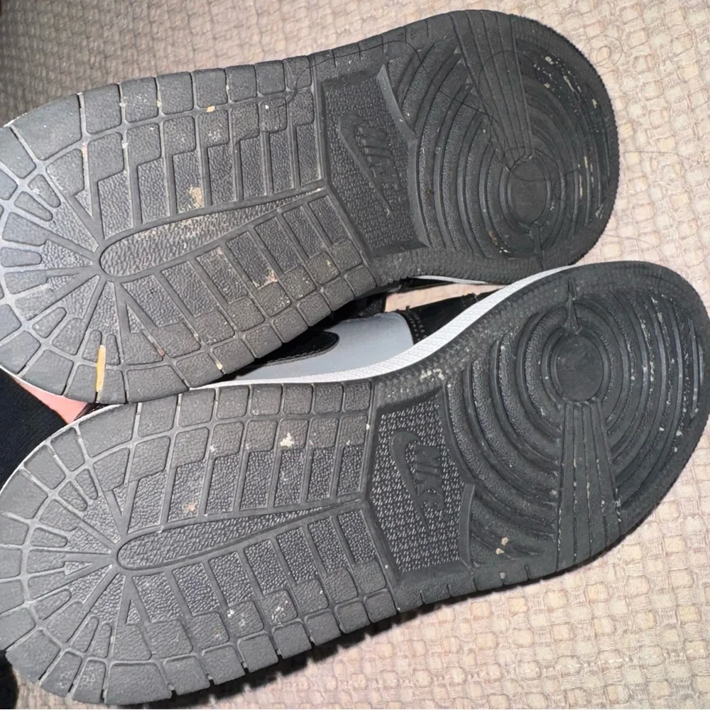 Air Jordan 1 Mid (GS) Size 5Y Nike Athletic Shoes‎ Black Grey Shadow